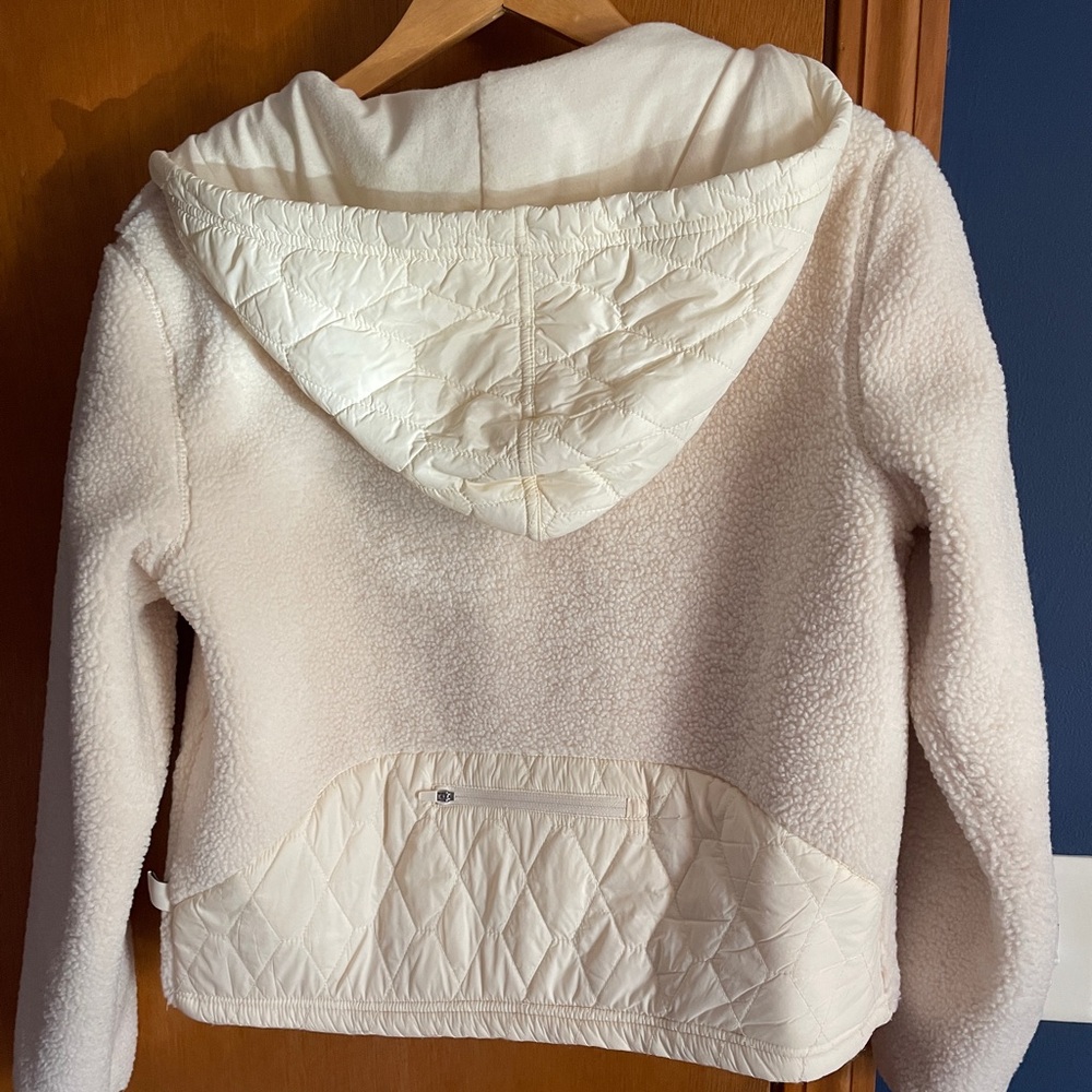 Great condition off white fleece with hood